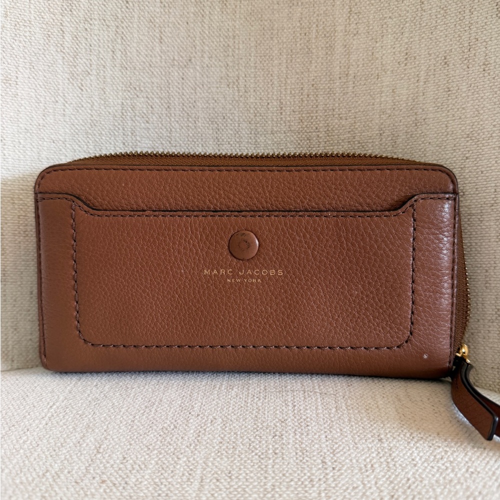 Marc Jacobs Tan Leather Zip Wallet